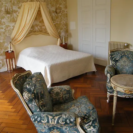D'hotes Chateau De Damigny Bed & Breakfast