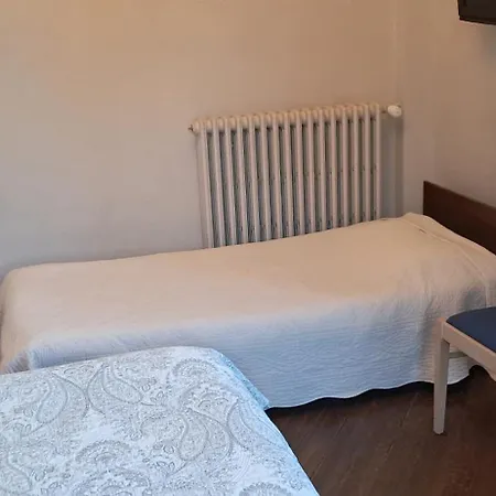 D'hotes Chateau De Damigny Bed & Breakfast Saint-Martin-des-Entrees