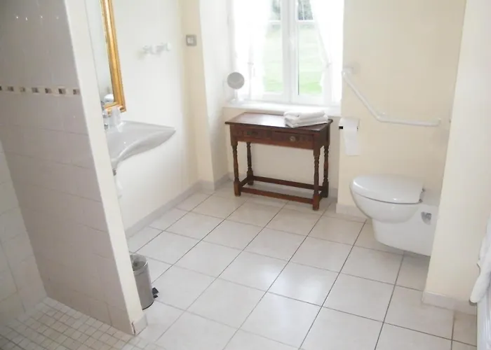 D'hotes Chateau De Damigny Bed & Breakfast