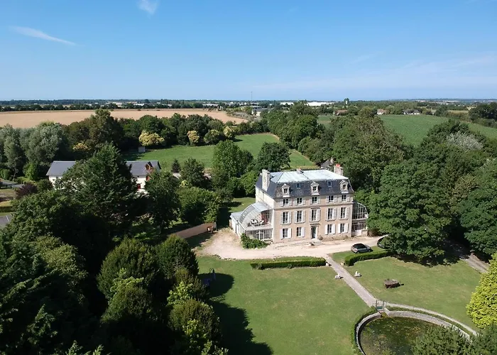 D'hotes Chateau De Damigny Bed and breakfast Saint-Martin-des-Entrées