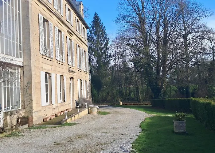 D'hotes Chateau De Damigny Bed and breakfast Saint-Martin-des-Entrées