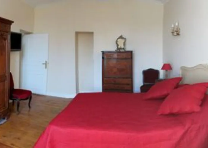 D'hotes Chateau De Damigny Bed and breakfast